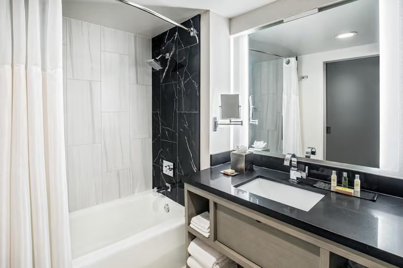 Homewood Suites By Hilton Gaithersburg Washington Dc North — Bathroom