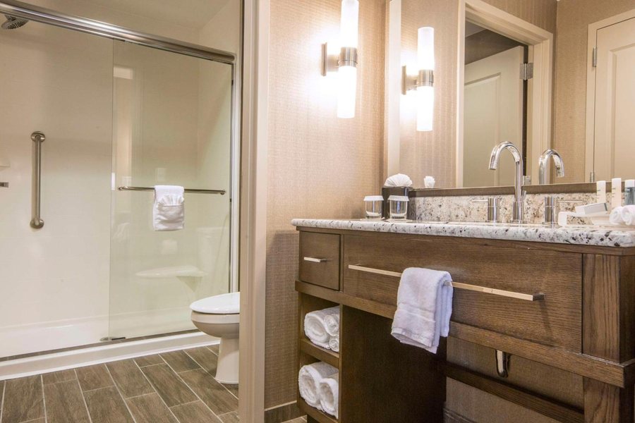 Homewood Suites by Hilton Houston Kingwood Parc Airport Area — Bathroom