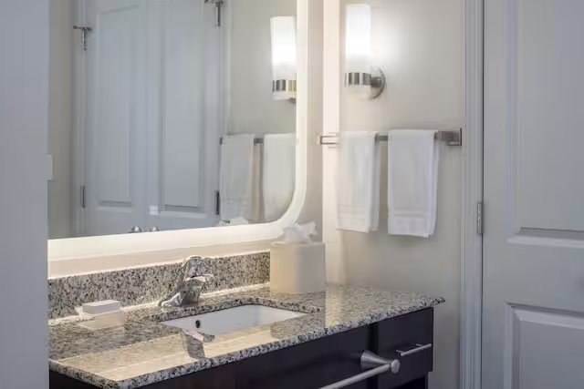 Homewood Suites by Hilton Huntsville Downtown AL — Bathroom