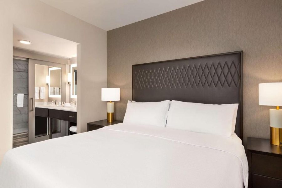 Homewood Suites by Hilton Indianapolis Downtown — Guest room