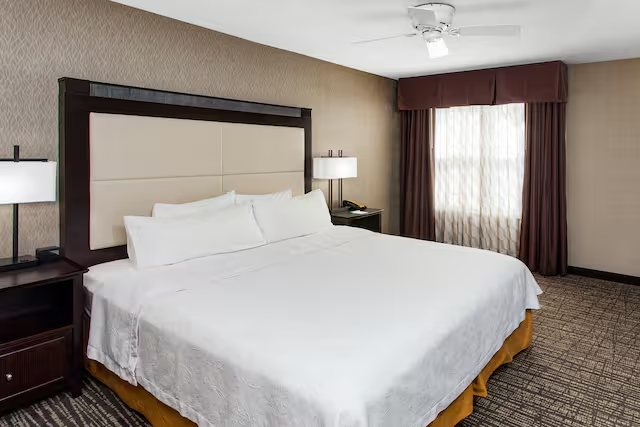 Homewood Suites By Hilton Indianapolis keystone Crossing — Guest room