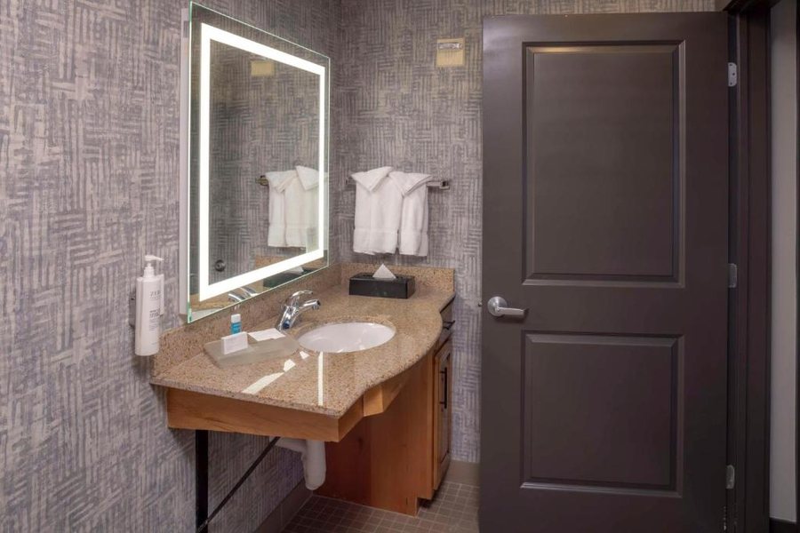 Homewood Suites By Hilton Jackson — Bathroom