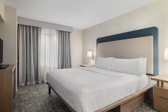 Homewood Suites By Hilton Jacksonville Deerwood Park — Guest room