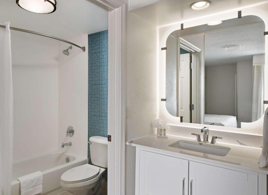 Homewood Suites By Hilton Lake Mary Orlando North — Bathroom