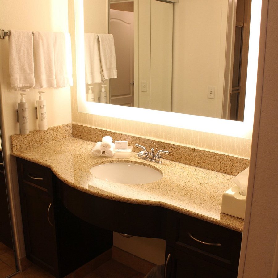 Homewood Suites by Hilton Las Vegas Airport — Bathroom