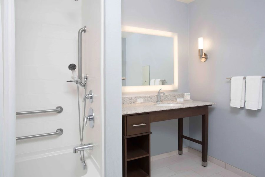 Homewood Suites by Hilton Las Vegas City Center — Bathroom