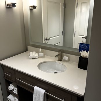 Homewood Suites By Hilton Los Angeles Redondo Beach — Bathroom