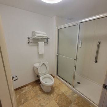 Homewood Suites by Hilton Macon North — Bathroom