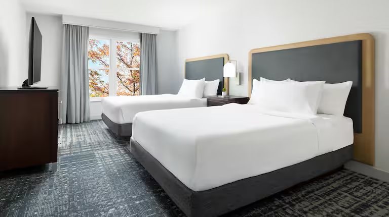 Homewood Suites by Hilton Manchester Airport — Guest room
