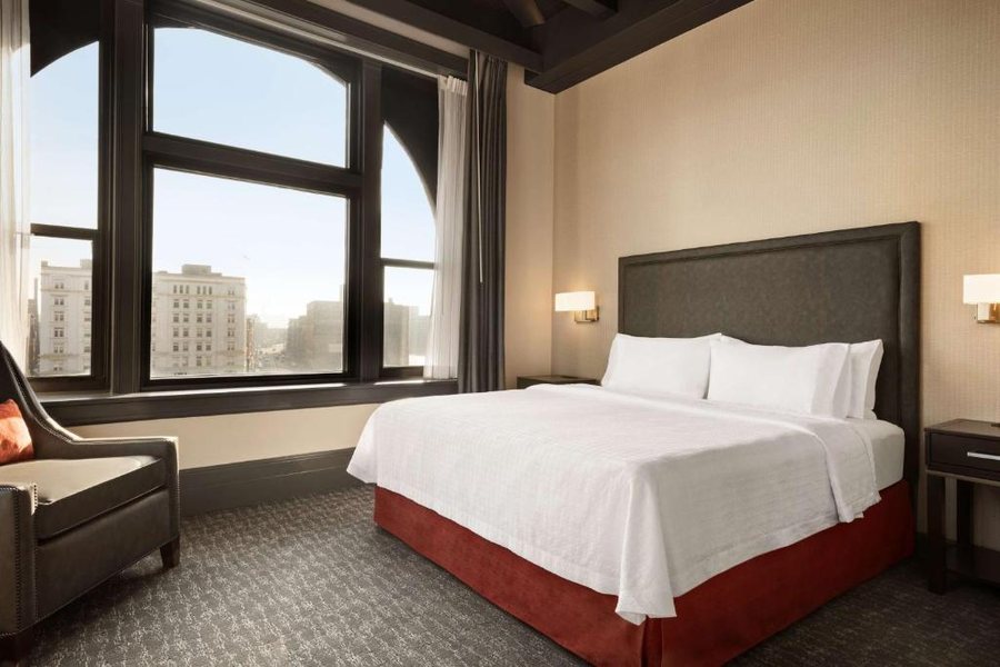 Homewood Suites by Hilton Milwaukee Downtown — Guest room