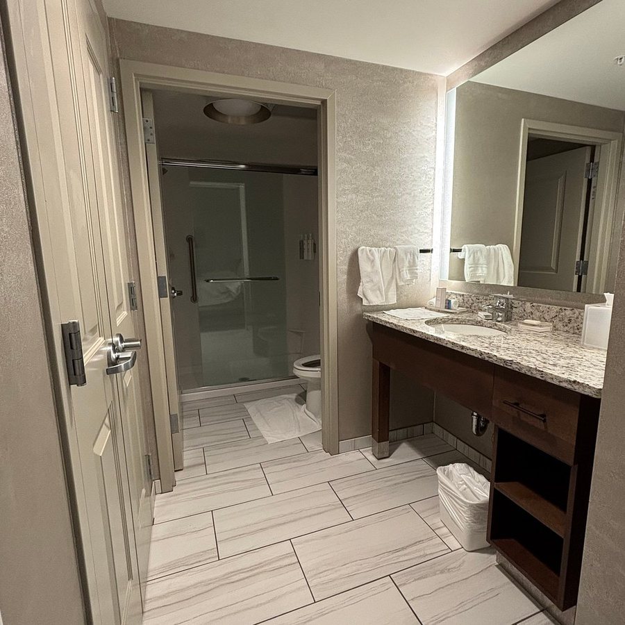 Homewood Suites by Hilton Myrtle Beach Coastal Grand Mall — Bathroom