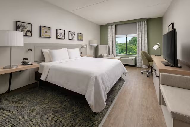 Homewood Suites by Hilton Nashville Franklin Cool Springs — Guest room