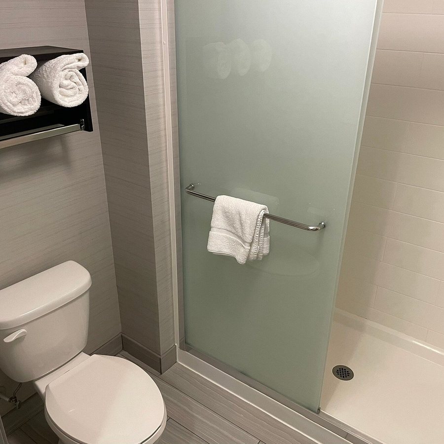 Homewood Suites by Hilton New Orleans — Bathroom