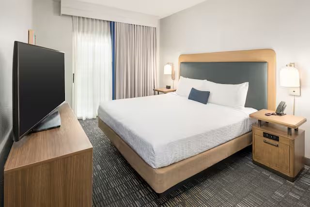 Homewood Suites by Hilton New Orleans — Guest room