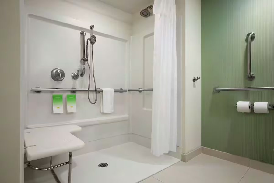Homewood Suites by Hilton Philadelphia City Avenue — Bathroom
