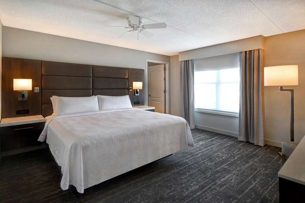 Homewood Suites by Hilton Philadelphia City Avenue — Guest room
