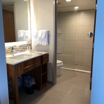 Homewood Suites By Hilton Pittsburgh Downtown — Bathroom