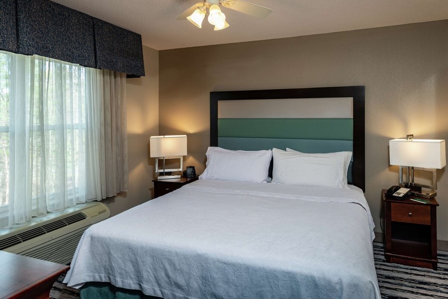 Homewood Suites by Hilton Portland Airport — Guest room