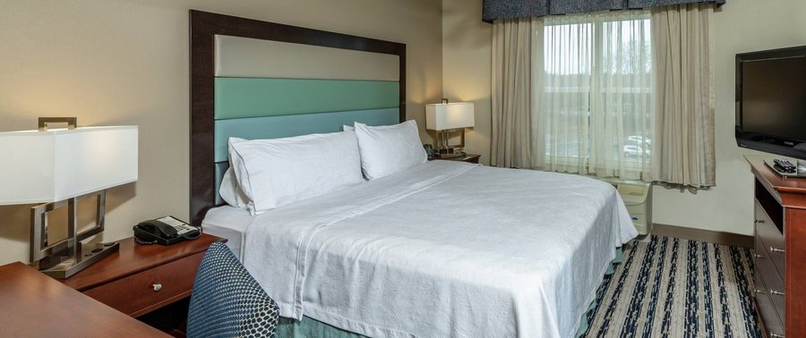 Homewood Suites by Hilton Portland — Guest room