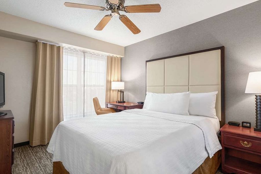 Homewood Suites by Hilton Providence Warwick — Guest room