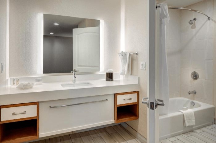Homewood Suites By Hilton Salt Lake City downtown — Bathroom