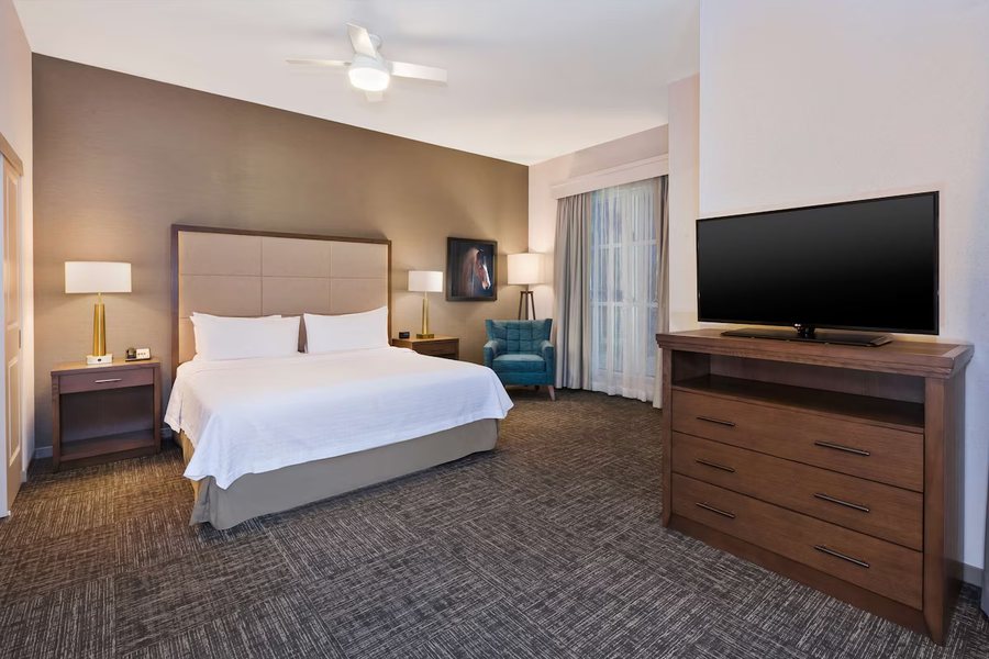 Homewood Suites by Hilton Saratoga Springs — Guest room