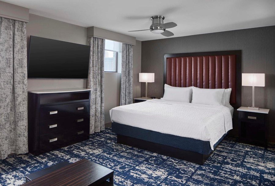 Homewood Suites By Hilton Savannah Historic District Riverfront — Guest room