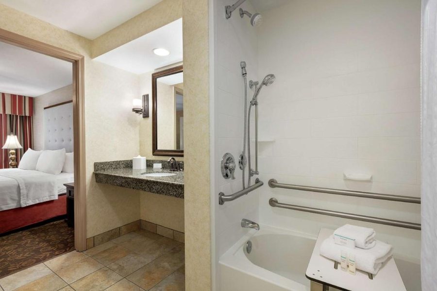 Homewood Suites By Hilton Syracuse Carrier Circle — Bathroom