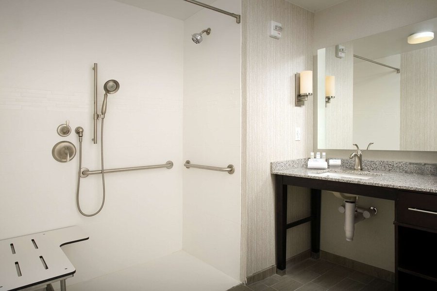 Homewood Suites by Hilton Washington DC NoMa Union Station — Bathroom