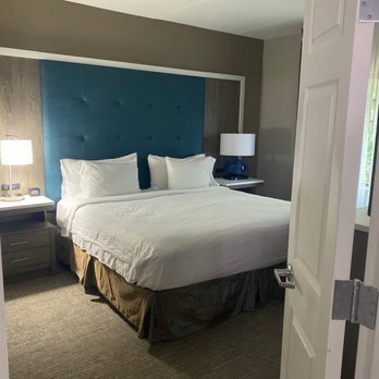 Homewood Suites by Hilton Yorktown Newport News — Guest room
