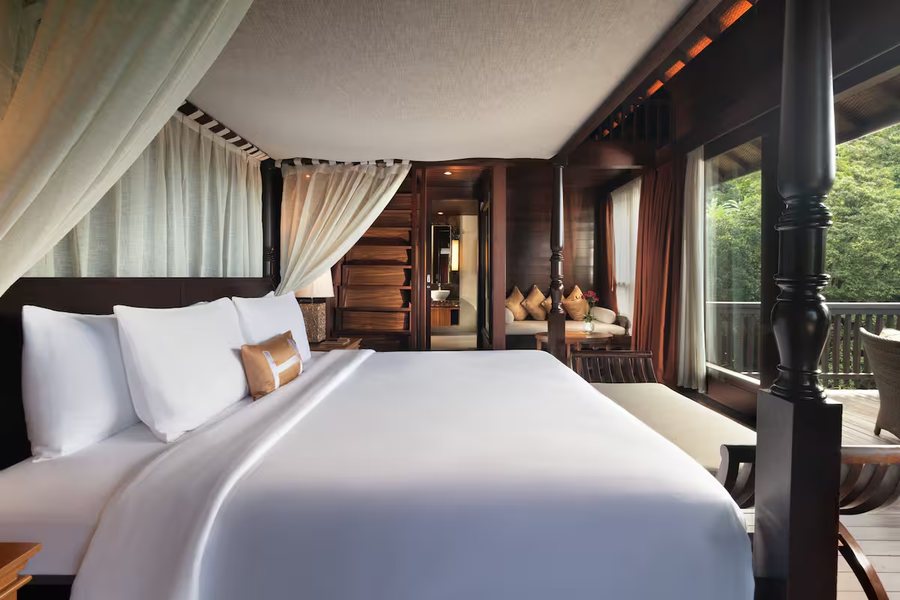 Homm Saranam Baturiti — Guest room