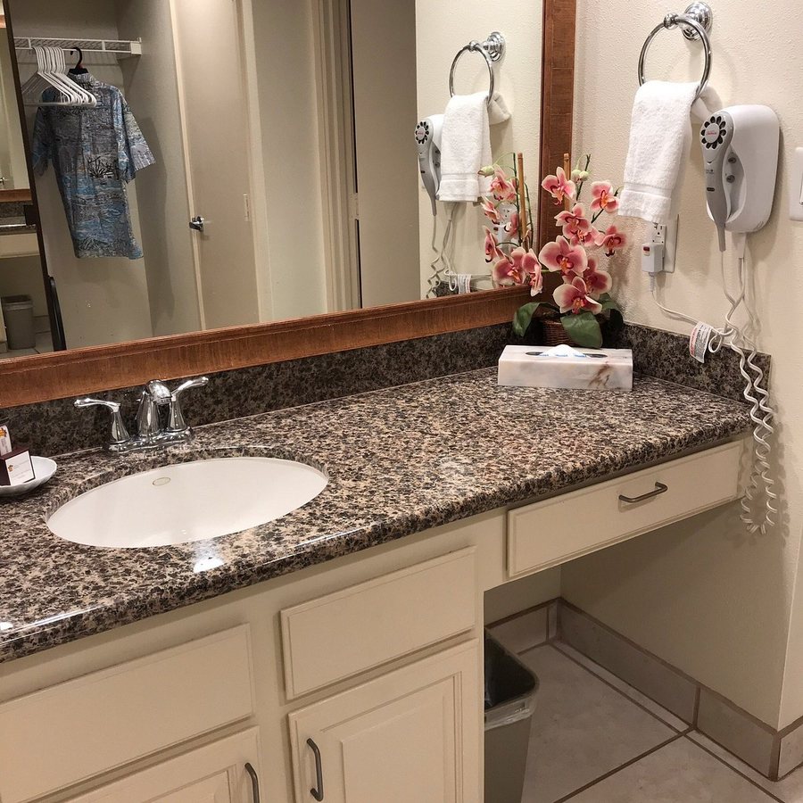 Hono Koa — Bathroom