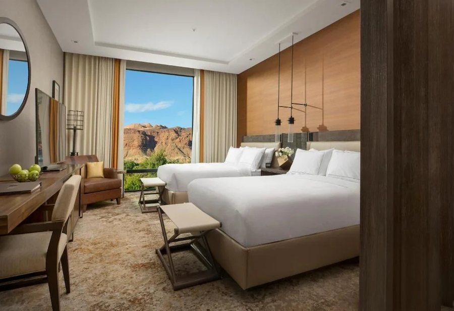 Hoodoo Moab Curio Collection by Hilton — Guest room
