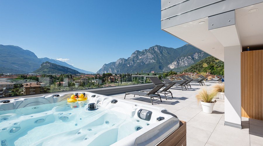 Hoody Active Happiness Hotel — Bathroom