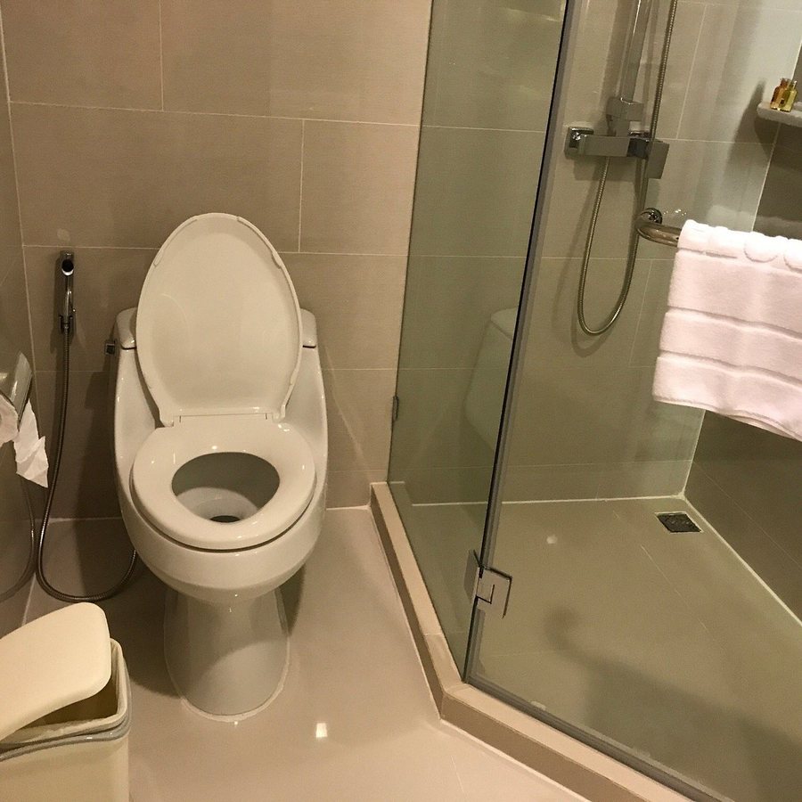 Hope Land Hotel Sukhumvit 8 — Bathroom