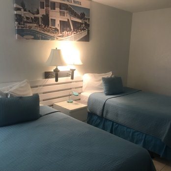 Horizon By The Sea Inn — Guest room