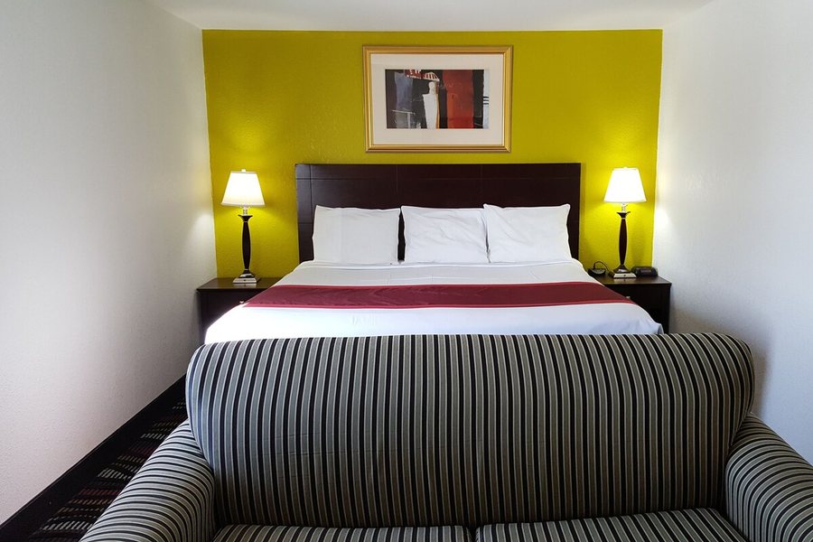 Horizon Inn Motel — Guest room