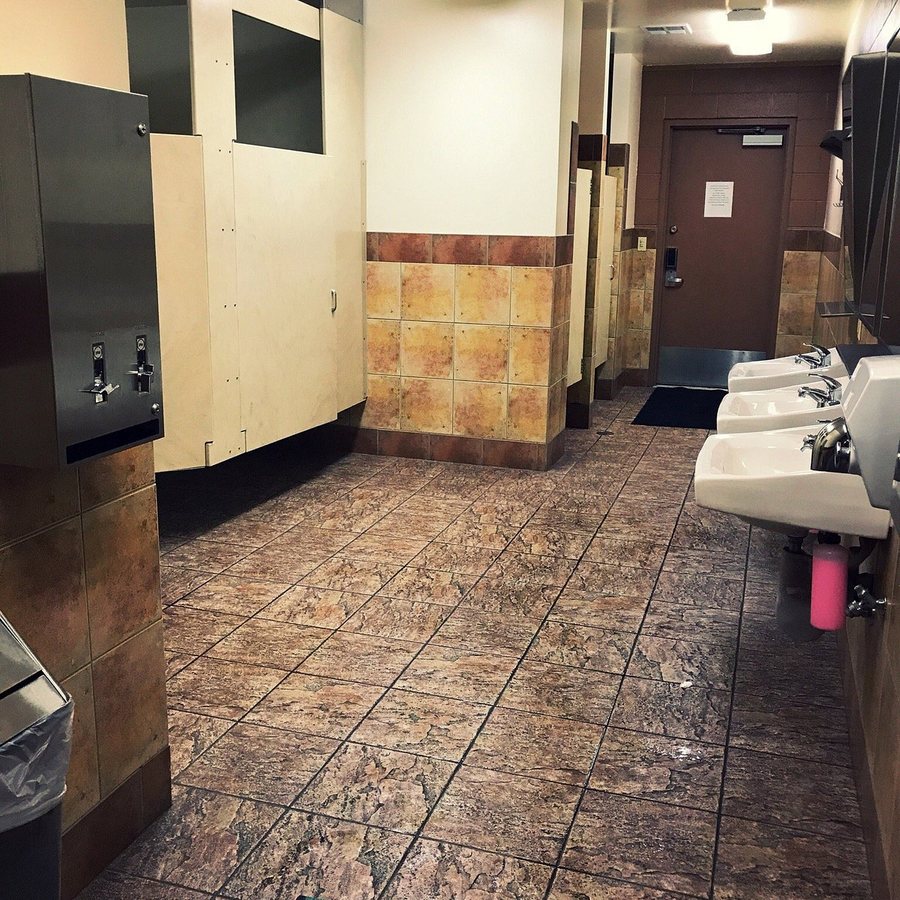 Horn Rapids Rv Resort — Bathroom