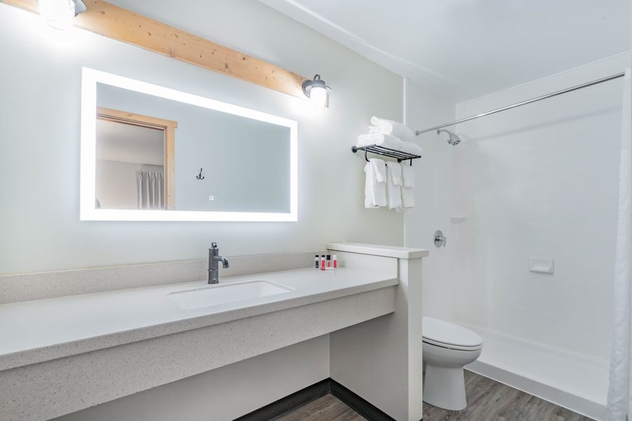 Horseshoe Bend Motel — Bathroom