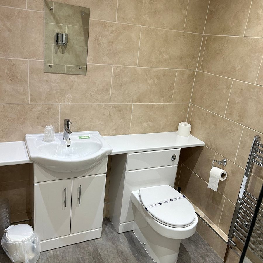 Horseshoe Inn — Bathroom