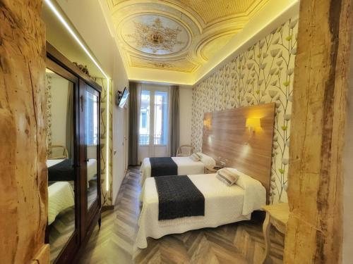 Hostal Aguilar — Guest room