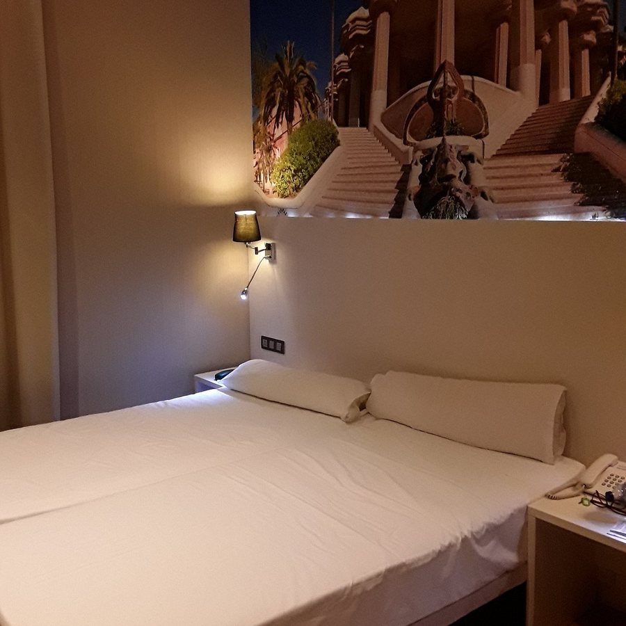 Hostal BCN Ramblas Barcelona Catalonia — Guest room