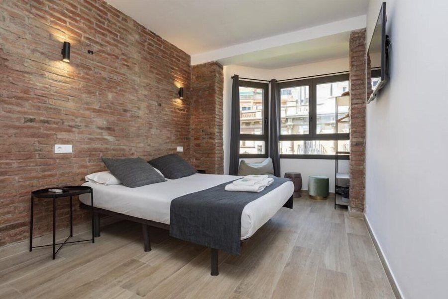 Hostal Bedmates Barcelona Catalonia — Guest room