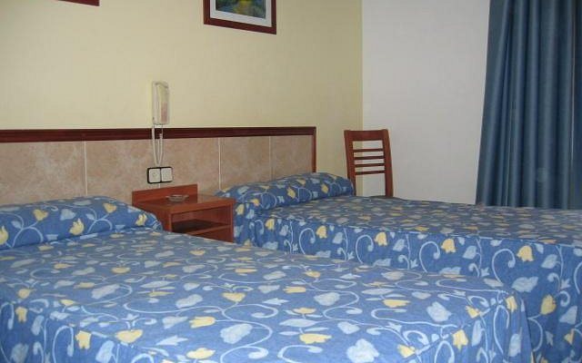 Hostal Benidorm Barcelona Catalonia — Guest room