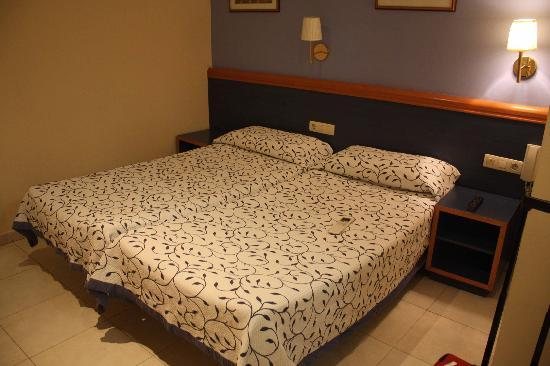 Hostal Boqueria Barcelona Catalonia — Guest room