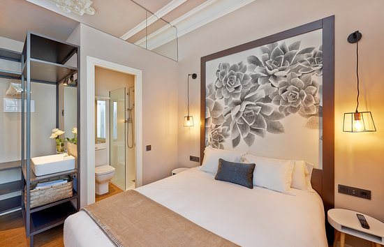 Hostal Centric Barcelona Catalonia — Guest room