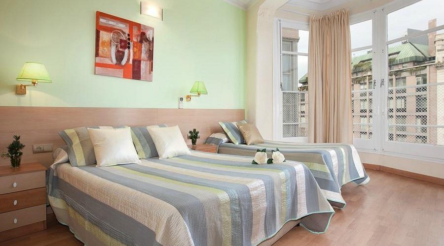 Hostal Felipe II Barcelona Catalonia — Guest room