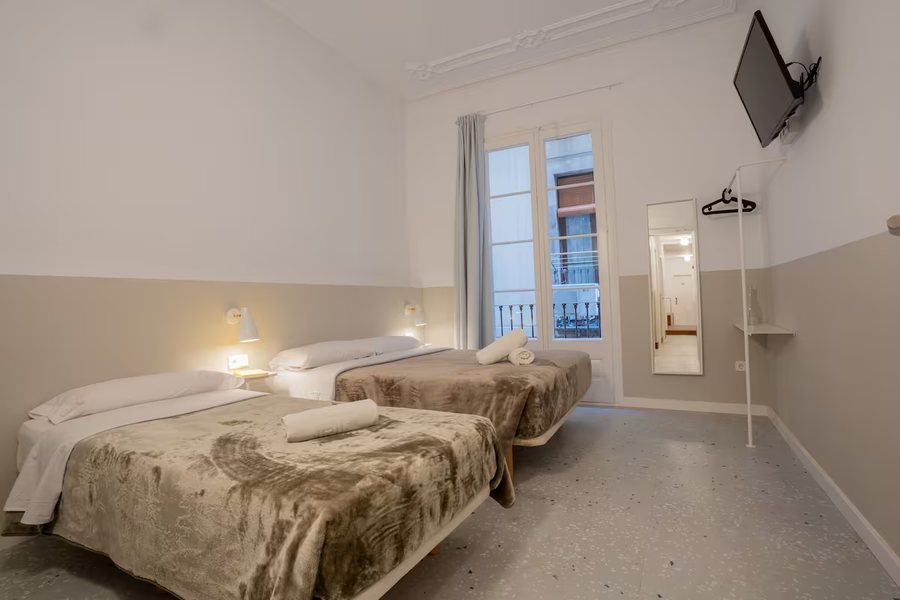 Hostal Hera Barcelona Catalonia — Guest room