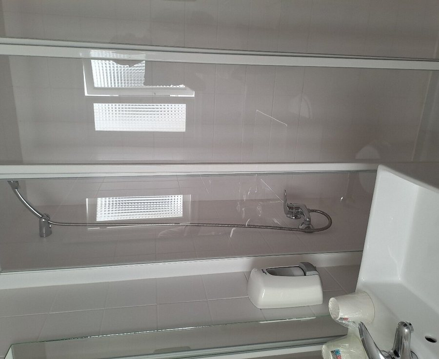 Hostal Jume Urban Rooms — Bathroom