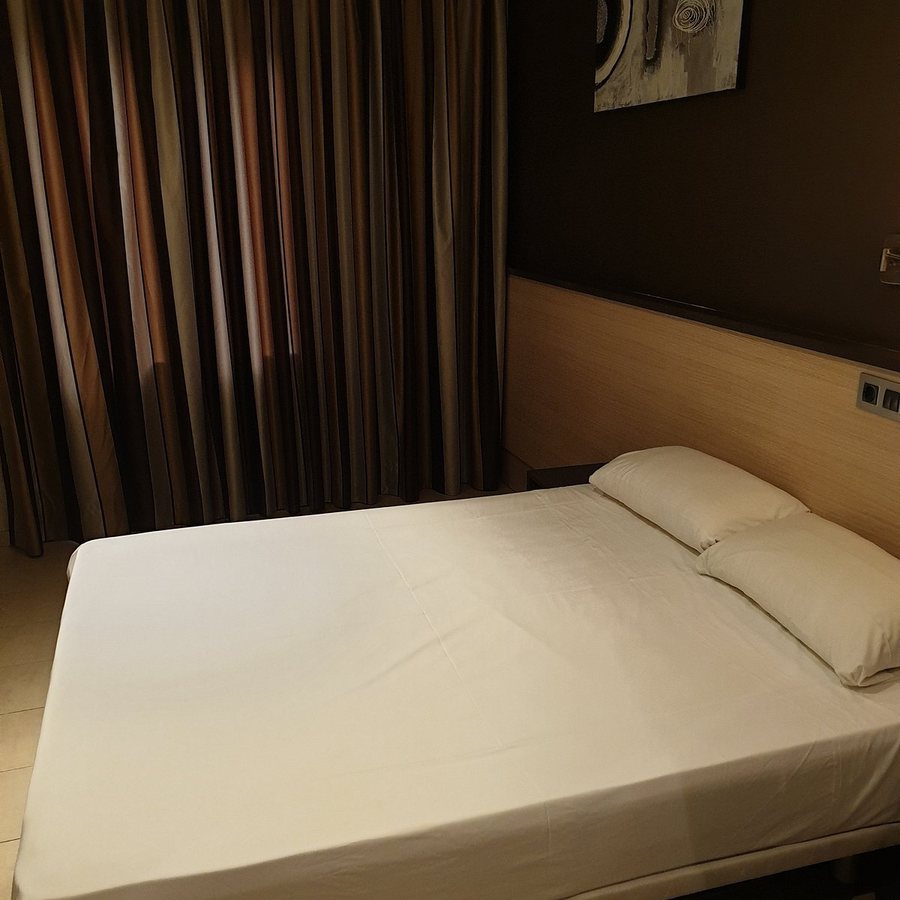 Hostal Las Flores Ramblas Barcelona Barcelona Catalonia — Guest room